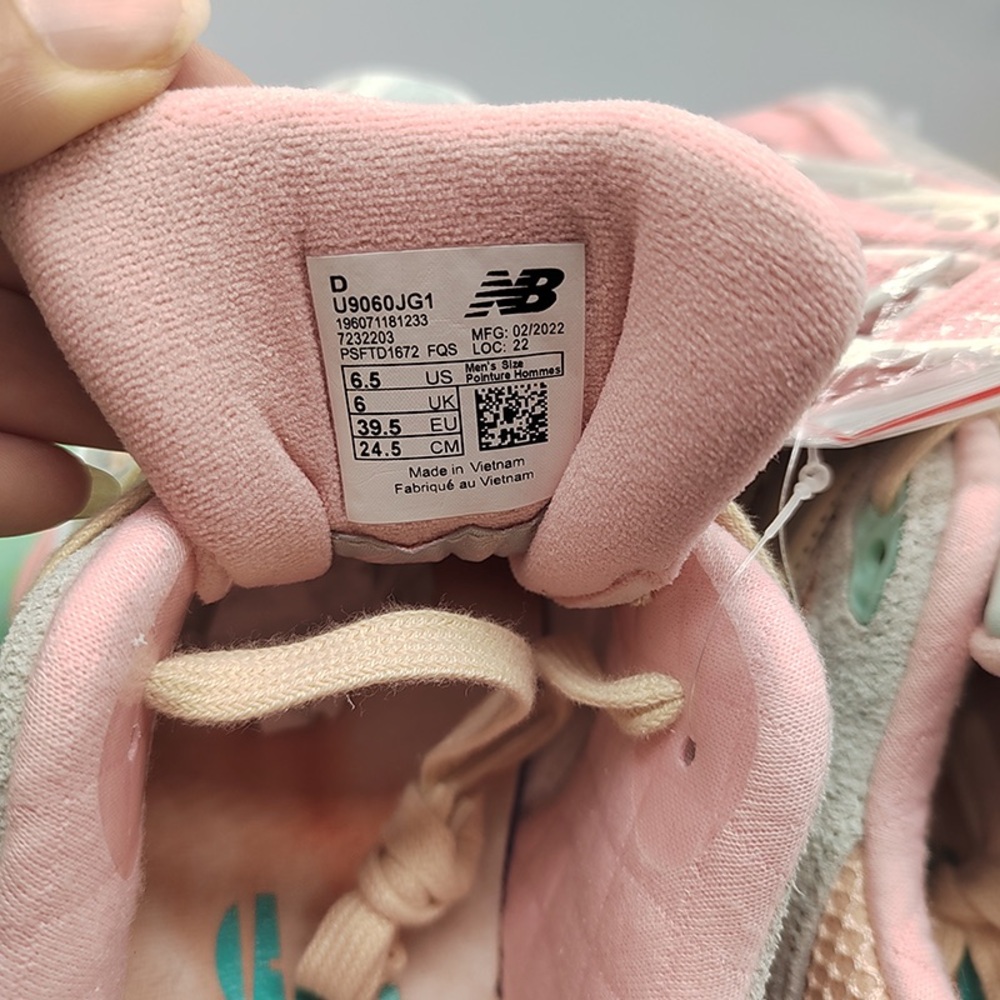 New Balance 9060 Sneakers - Picture 6 of 7